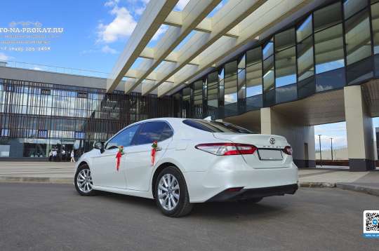 Забронировать Toyota Camry XV70 на свадьбу Забронировать Toyota Camry XV70 на свадьбу