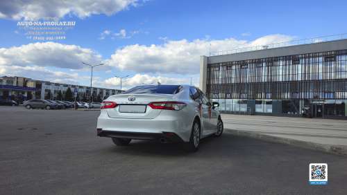 Арендовать Toyota Camry XV70 на свадьбу с украшением Арендовать Toyota Camry XV70 на свадьбу с украшением