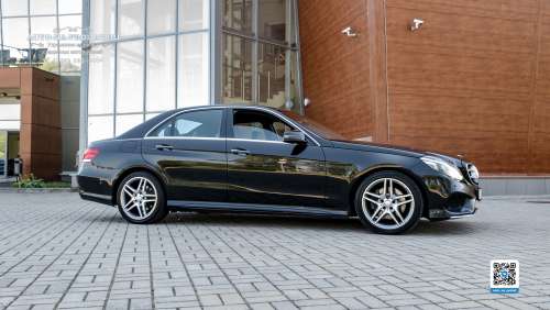 mercedes-e300-amg-chernyj-08.jpg