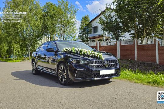 Аренда Volkswagen Passat NMS (Фольксваген Пассат) черный на свадьбу, выписку из роддома, фотосессию