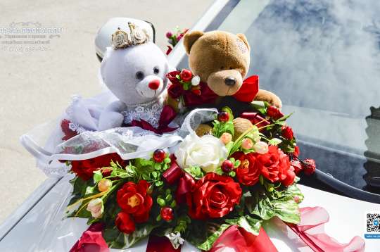 Вариант украшений для свадебного авто №01