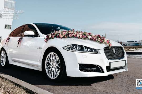 Вариант украшений для свадебного авто №02 Вариант украшений для свадебного авто №02