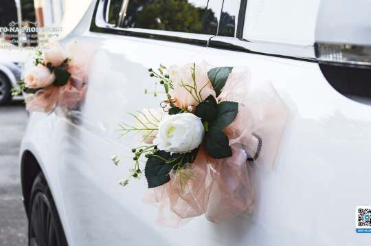 Вариант украшений для свадебного авто №10