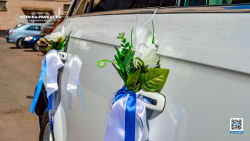 Вариант украшений для свадебного авто №19
