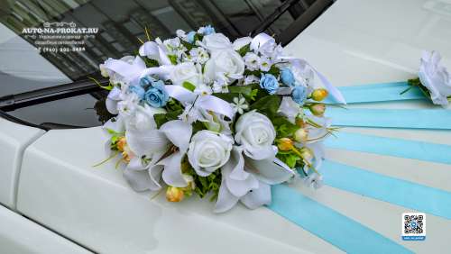 Вариант украшения №19 с голубыми лентами