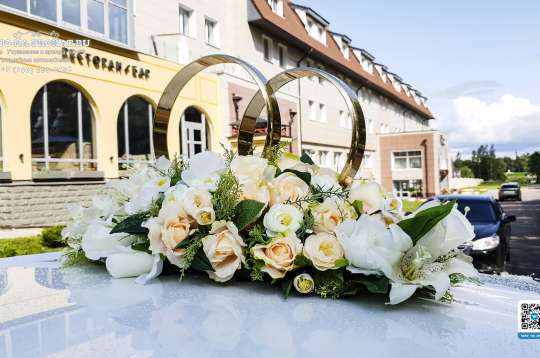 Вариант украшений для свадебного авто №24