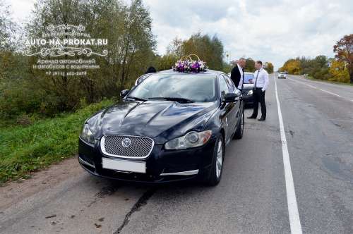 Черный Jaguar XF и вариант украшения №21