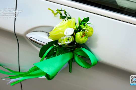 Вариант украшений для свадебного авто №27