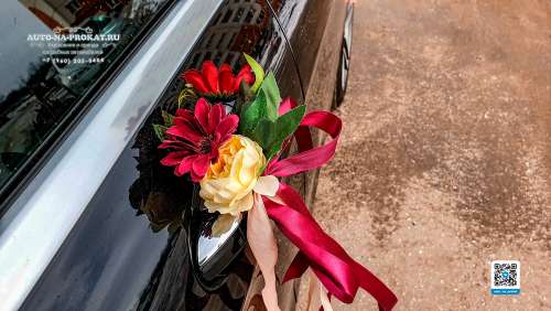 Вариант украшений для свадебного авто №31