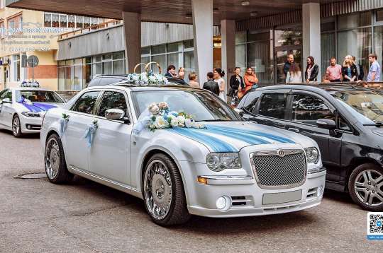 Вариант украшений для свадебного авто №68