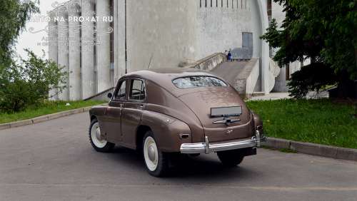 Ретро автомобиль Победа на свадьбу