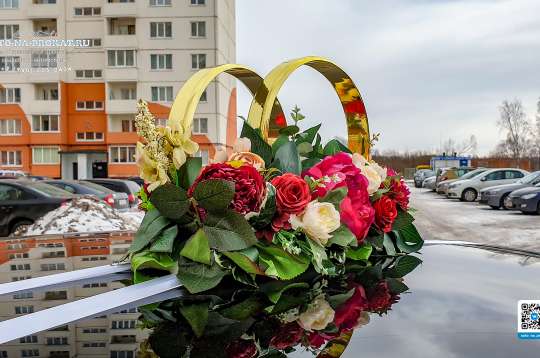 Вариант украшений для свадебного авто №39