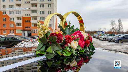 Вариант украшений для свадебного авто №39