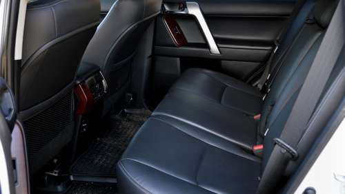 Тойота Лэнд Крузер Прадо белый фото салона