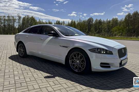 Аренда белого Jaguar XJ на свадьбу Аренда белого Jaguar XJ на свадьбу
