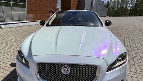 Белый Jaguar XJ на свадьбу в Великом Новгороде