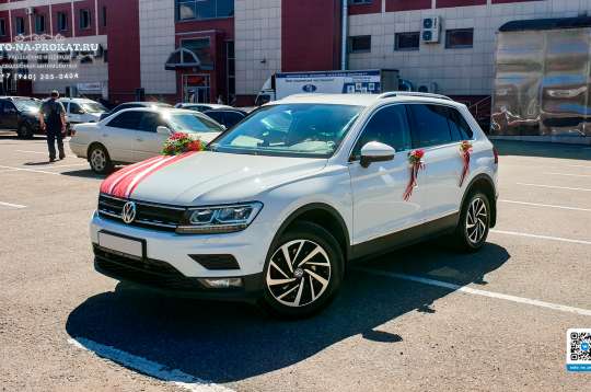 Белый VW Tiguan и вариант украшений для свадебного авто 11 Белый VW Tiguan и вариант украшений для свадебного авто 11