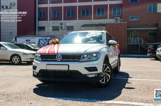 Белый VW Tiguan и вариант украшений для свадебного авто 11 Белый VW Tiguan и вариант украшений для свадебного авто 11