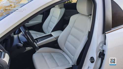 Белый салон белой Mazda 6