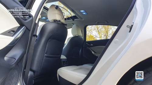 Белая Мазда 6 с белым салоном