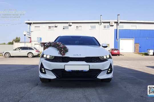 Заказ белой Kia K5 на свадьбу