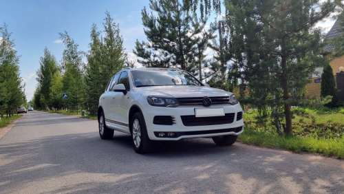 Volkswagen Touareg (Фольксваген Туарег) белый