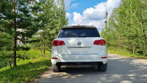 Volkswagen Touareg (Фольксваген Туарег) белый