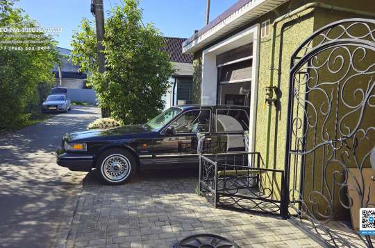 Lincoln Town Car (Линкольн Таун Кар) Lincoln Town Car (Линкольн Таун Кар)