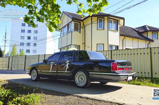 Lincoln Town Car (Линкольн Таун Кар) Lincoln Town Car (Линкольн Таун Кар)