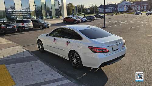 Заказать Toyota Crown на свадьбу